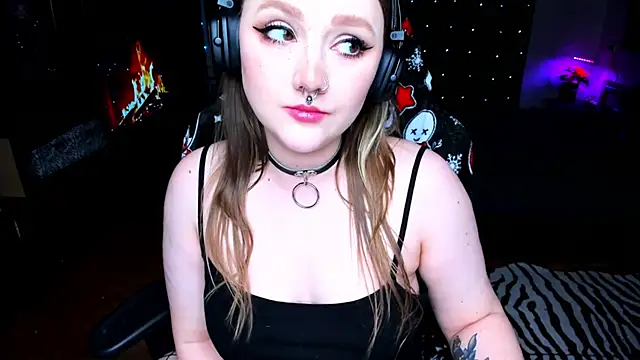 Snapshot of YourDyingBride chatting on January 2025 03:32:02 AM YourDyingBride online show from January 2025 03:32:02 AM