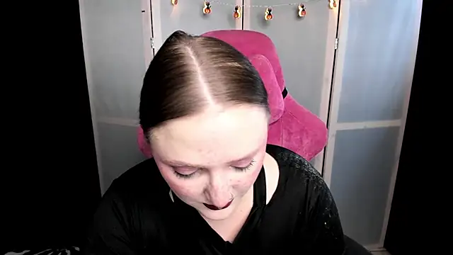 Snapshot of YourDyingBride chatting on October 2025 01:55:02 AM YourDyingBride online show from October 2025 01:55:02 AM