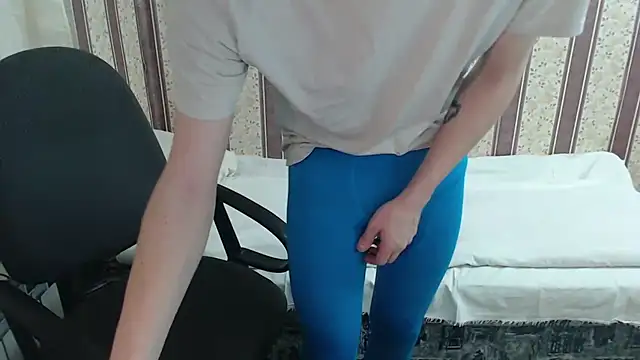 Snapshot of darienlarge chatting on March 2025 05:43:02 PM darienlarge online show from March 2025 05:43:02 PM