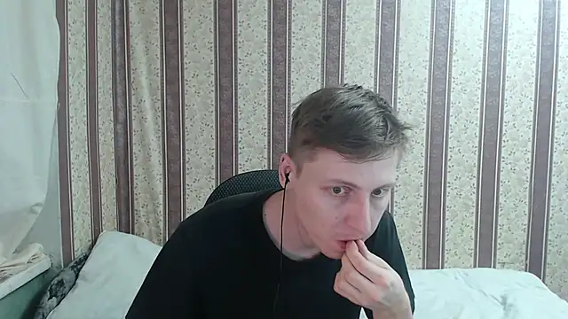 Snapshot of darienlarge chatting on March 2025 07:40:01 PM darienlarge online show from March 2025 07:40:01 PM