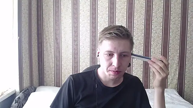 Snapshot of darienlarge chatting on March 2025 10:40:02 AM darienlarge online show from March 2025 10:40:02 AM