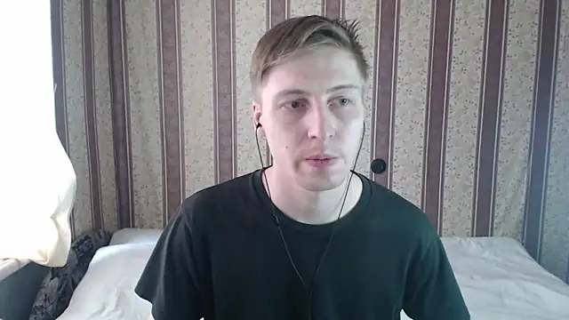 Snapshot of darienlarge chatting on March 2025 01:45:01 PM darienlarge online show from March 2025 01:45:01 PM