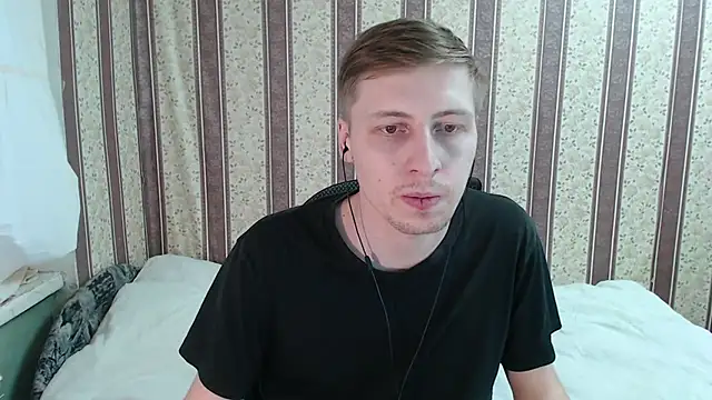 Snapshot of darienlarge chatting on March 2025 03:59:01 PM darienlarge online show from March 2025 03:59:01 PM