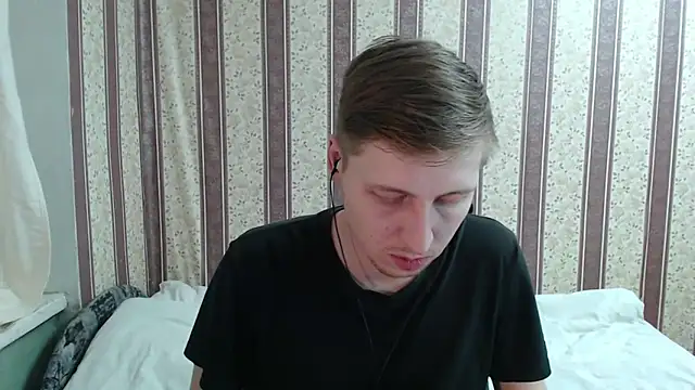 Snapshot of darienlarge chatting on March 2025 04:45:01 PM darienlarge online show from March 2025 04:45:01 PM