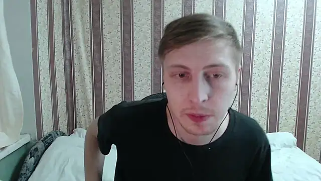 Snapshot of darienlarge chatting on March 2025 07:49:02 PM darienlarge online show from March 2025 07:49:02 PM