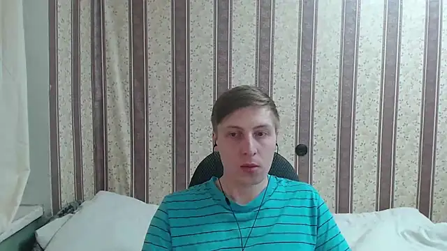 Snapshot of darienlarge chatting on March 2025 01:42:02 AM darienlarge online show from March 2025 01:42:02 AM