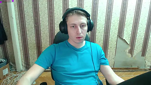 Snapshot of darienlarge chatting on September 2025 06:44:02 PM darienlarge online show from September 2025 06:44:02 PM