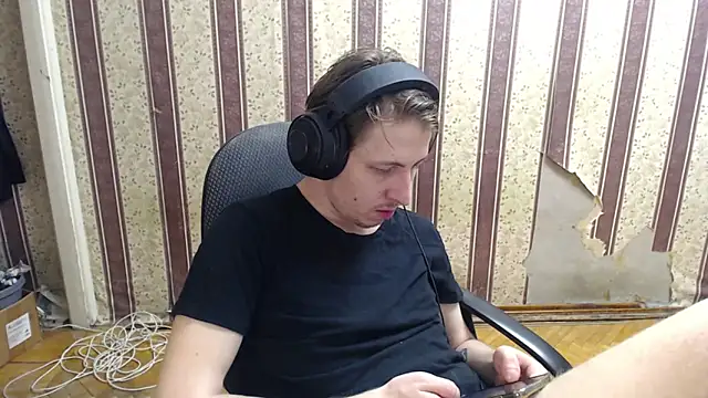 Snapshot of darienlarge chatting on October 2025 05:20:02 PM darienlarge online show from October 2025 05:20:02 PM