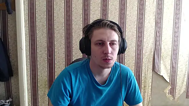 Snapshot of darienlarge chatting on October 2025 11:29:02 AM darienlarge online show from October 2025 11:29:02 AM