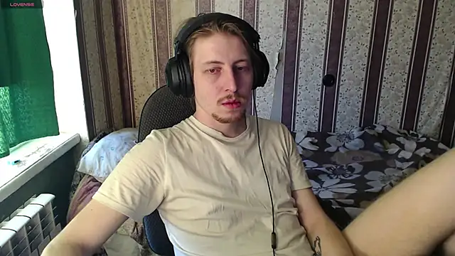 Snapshot of darienlarge chatting on October 2025 01:56:02 PM darienlarge online show from October 2025 01:56:02 PM