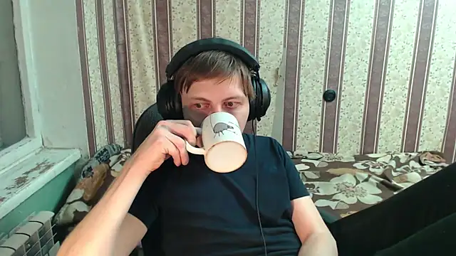 Snapshot of darienlarge chatting on November 2025 02:29:02 PM darienlarge online show from November 2025 02:29:02 PM