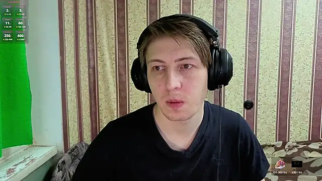 Snapshot of darienlarge chatting on December 2025 07:57:02 AM darienlarge online show from December 2025 07:57:02 AM