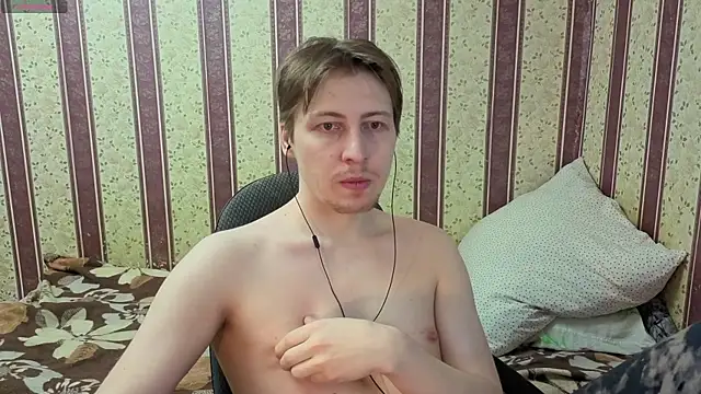 Snapshot of darienlarge chatting on December 2025 09:18:01 AM darienlarge online show from December 2025 09:18:01 AM