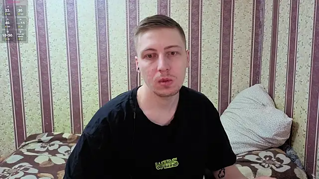 Snapshot of darienlarge chatting on January 2026 05:33:02 AM darienlarge online show from January 2026 05:33:02 AM