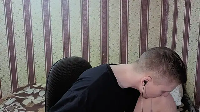 Snapshot of darienlarge chatting on January 2026 05:38:02 PM darienlarge online show from January 2026 05:38:02 PM