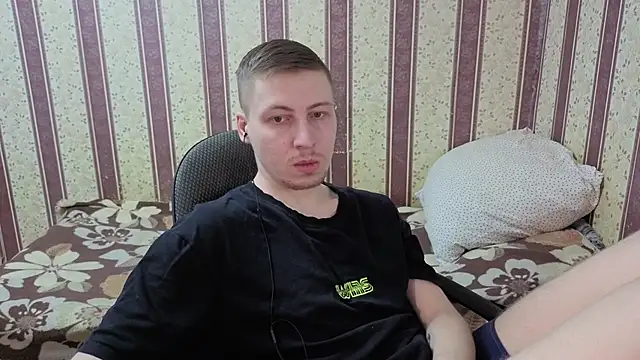 Snapshot of darienlarge chatting on January 2026 08:28:02 AM darienlarge online show from January 2026 08:28:02 AM