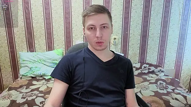 Snapshot of darienlarge chatting on February 2026 08:08:02 AM darienlarge online show from February 2026 08:08:02 AM