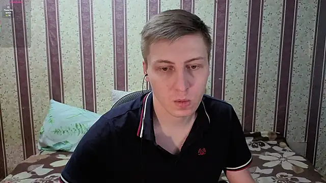 Snapshot of darienlarge chatting on February 2026 02:05:01 AM darienlarge online show from February 2026 02:05:01 AM