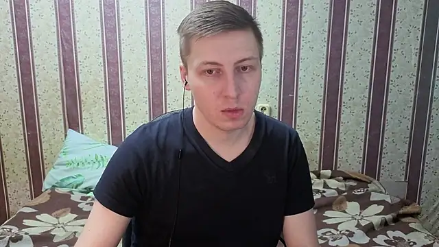 Snapshot of darienlarge chatting on February 2026 03:10:01 AM darienlarge online show from February 2026 03:10:01 AM