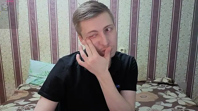 Snapshot of darienlarge chatting on February 2026 05:07:02 PM darienlarge online show from February 2026 05:07:02 PM