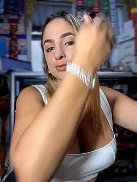 sammyqueenx21 online show from April 2026 11:21:01 AM