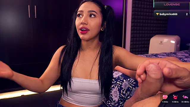 Snapshot of bull_vixen2001 chatting on November 2025 12:37:01 PM bull vixen2001 online show from November 2025 12:37:01 PM