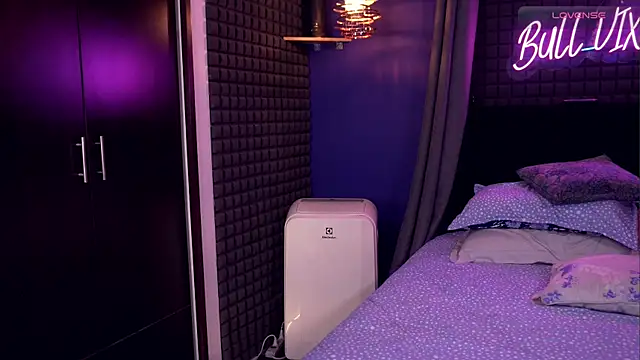 Snapshot of bull_vixen2001 chatting on February 2026 10:58:02 AM bull vixen2001 online show from February 2026 10:58:02 AM