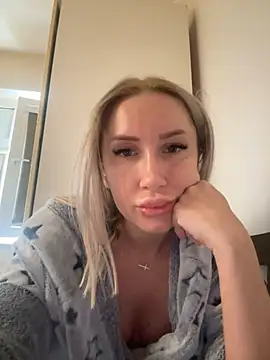 LexxiLow online show from February 2025 08:49:01 AM