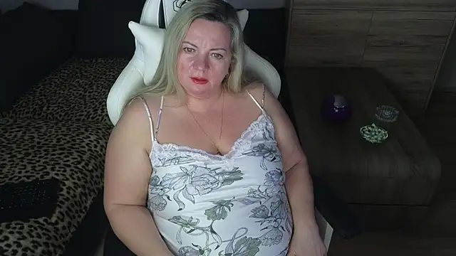 Snapshot of MolligSpielle chatting on January 2025 01:32:01 AM MolligSpielle online show from January 2025 01:32:01 AM