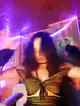 Snapshot of _Laary chatting on December 2024 12:27:01 AM Laary online show from December 2024 12:27:01 AM