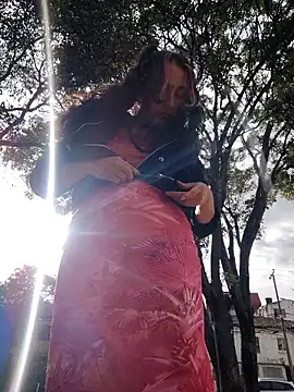 Snapshot of _Laary chatting on October 2025 09:04:02 PM Laary online show from October 2025 09:04:02 PM