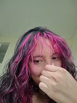 Snapshot of _Laary chatting on February 2026 07:18:01 PM Laary online show from February 2026 07:18:01 PM