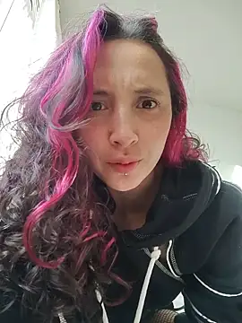  Laary online show from April 2026 09:49:02 PM