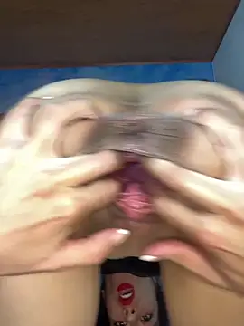 Snapshot of Anne_Robert chatting on March 2025 02:25:02 AM Anne Robert online show from March 2025 02:25:02 AM