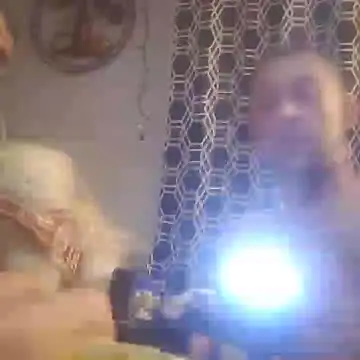 Snapshot of LuckyLefty79 chatting on November 2025 03:37:02 AM LuckyLefty79 online show from November 2025 03:37:02 AM