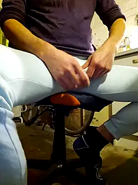 PassiveStute25 online show from April 2026 03:50:01 PM