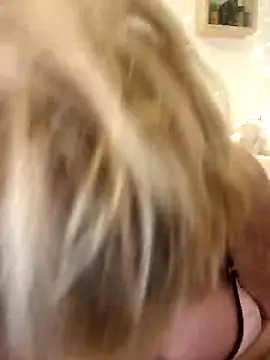 Snapshot of phryna@xh chatting on December 2024 04:43:01 PM phrynaxh online show from December 2024 04:43:01 PM