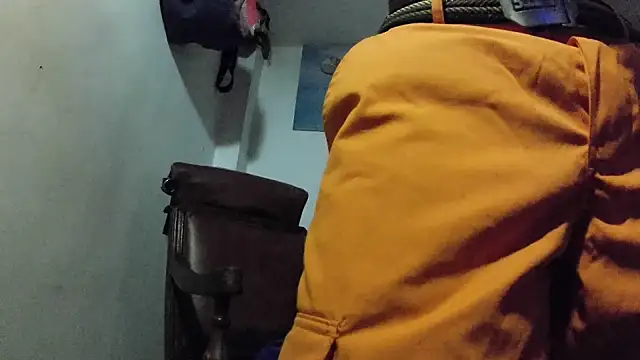 Snapshot of crazylatinguyy chatting on November 2025 05:08:01 PM crazylatinguyy online show from November 2025 05:08:01 PM