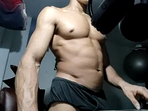 Snapshot of crazylatinguyy chatting on December 2025 02:54:02 AM crazylatinguyy online show from December 2025 02:54:02 AM