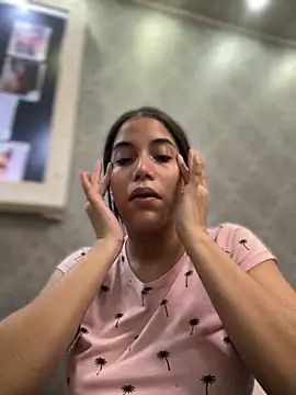 Snapshot of _Eurekaa_ chatting on October 2025 03:04:02 AM Eurekaa online show from October 2025 03:04:02 AM