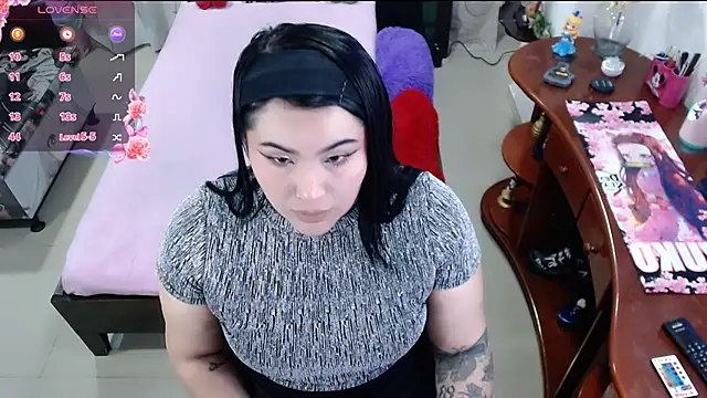 lufek23 online show from December 2024 11:46:01 PM