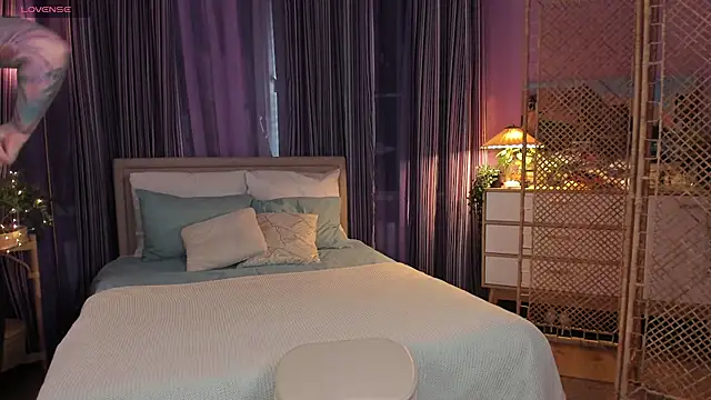 Snapshot of Lazy_Lady chatting on February 2026 10:24:01 AM Lazy Lady online show from February 2026 10:24:01 AM