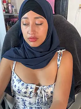 adila anich online show from September 2025 12:03:02 AM