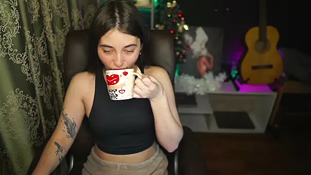 delicatedBailey online show from December 2024 05:28:02 AM