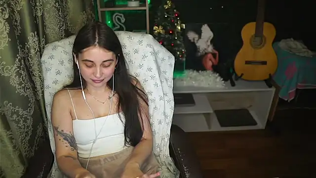 delicatedBailey online show from October 2025 02:37:02 PM