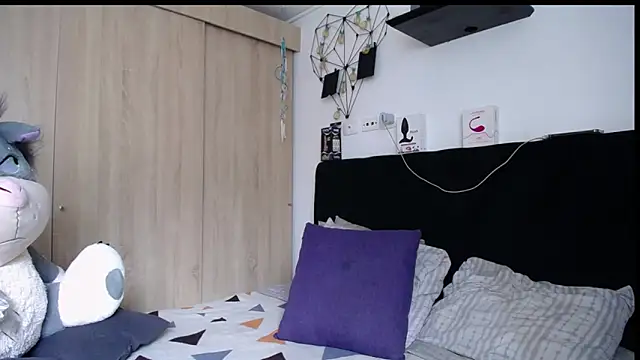 Santiago kiler online show from November 2025 04:18:02 PM