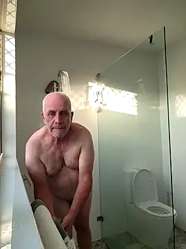 Snapshot of guywifi chatting on December 2025 08:21:01 AM guywifi online show from December 2025 08:21:01 AM