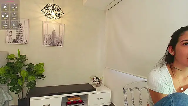 Sassy--Girl online show from September 2025 06:11:02 PM