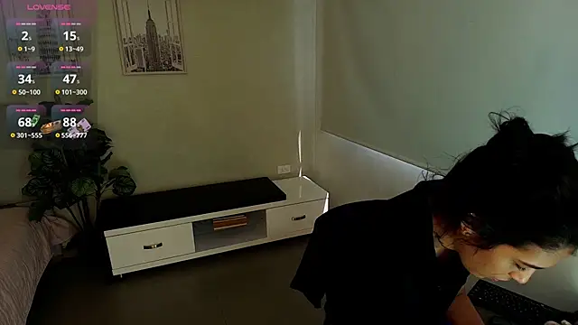 Sassy--Girl online show from November 2025 06:07:02 PM