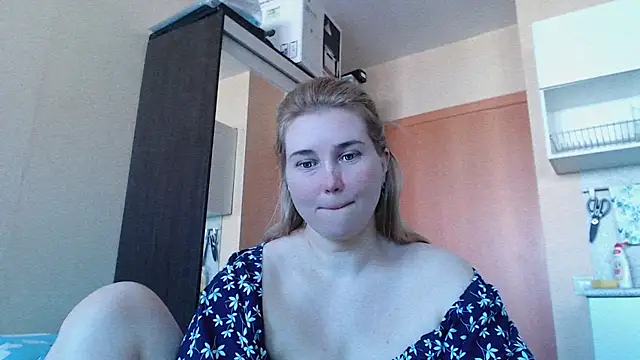 Snapshot of mmmPinUpGirl chatting on June 2026 08:18:02 AM mmmPinUpGirl online show from June 2026 08:18:02 AM